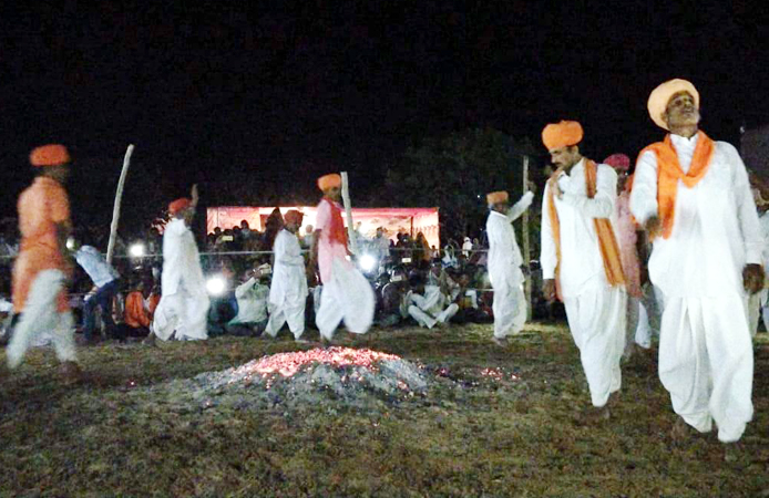 बीकानेर में विश्व प्रसिद्ध अग्नि नृत्य