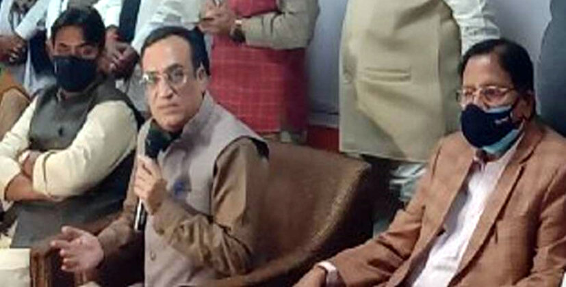 ajay makan in kota