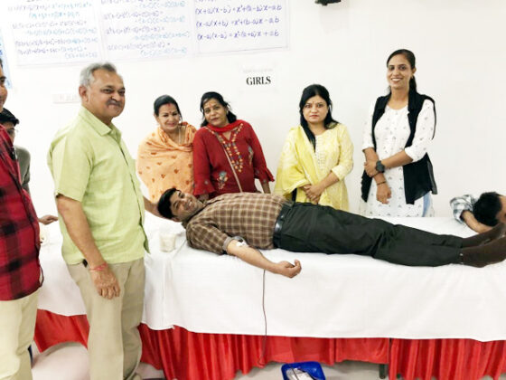 Blood donation done in memory of Sangeeta Kanwar, Dr. Siddhartha Aswal told- It does not cause diseases...