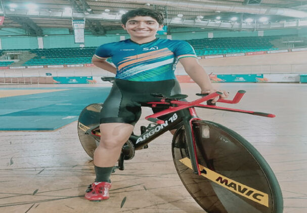 Monika Jat won gold medal, created national record in team pursuit race