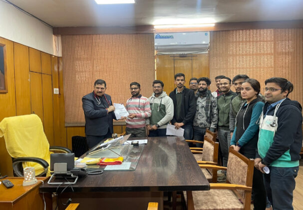 Memorandum given to the Principal in the name of the Chief Minister regarding the demand for the recruitment of Medical Officer