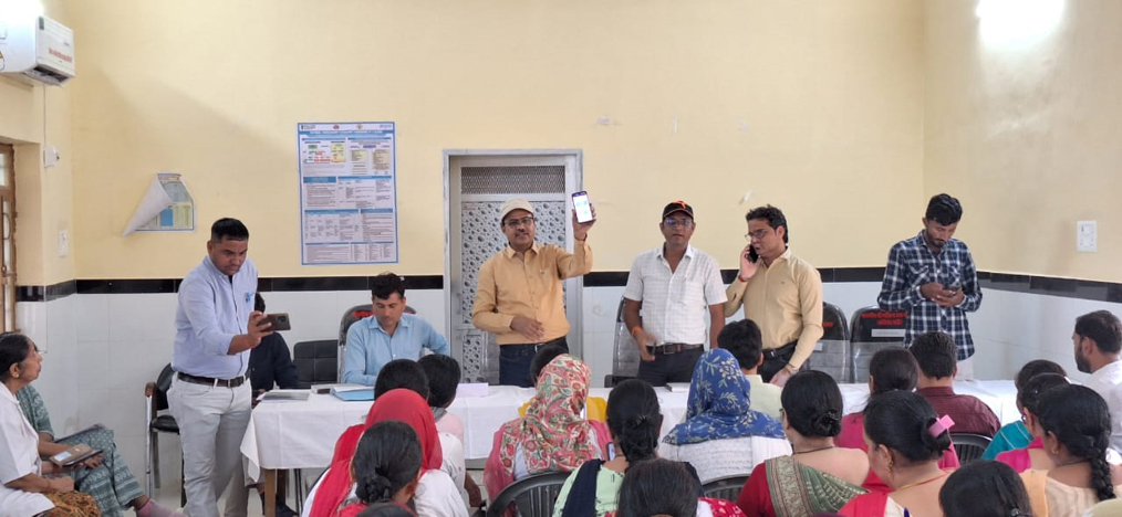 Bikaner Election : अस्पतालों पर सज रही मतदाता जागरूकता वॉल, सीएमएचओ ने दिया संदेश