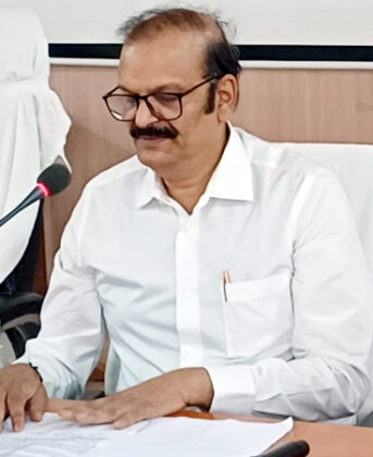 Dr. Mukesh Arya, Head of Urology Department