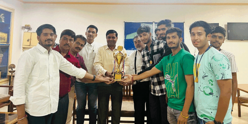 Dungar College became runner-up in badminton competition