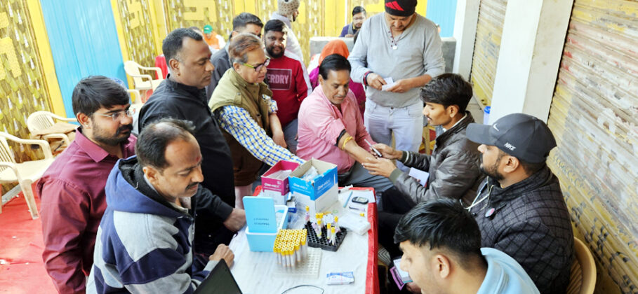 Dwarkadhish Lab and Blood Collection Center