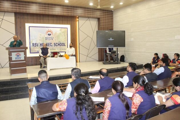 Vice Chancellor Prof. Manoj Dixit