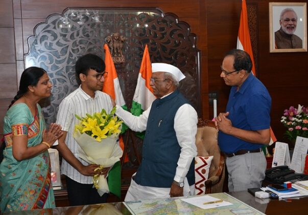 Divyaang Manu Garg selected in UPSC