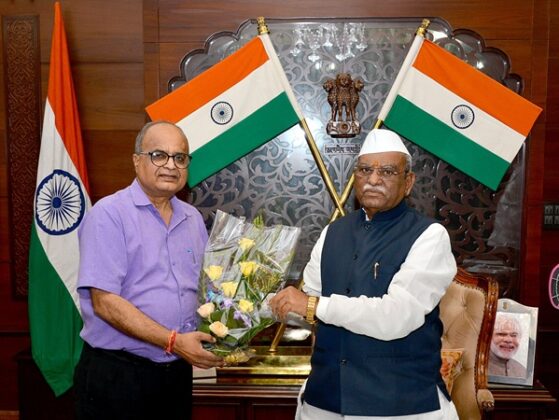 Newly appointed Vice Chancellor Dr. Sumant Vyas paid a courtesy call on the Governor