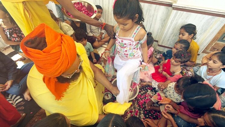 Sarjudas Maharaj, the Spiritual Head of Ramjharokha Kailashdham